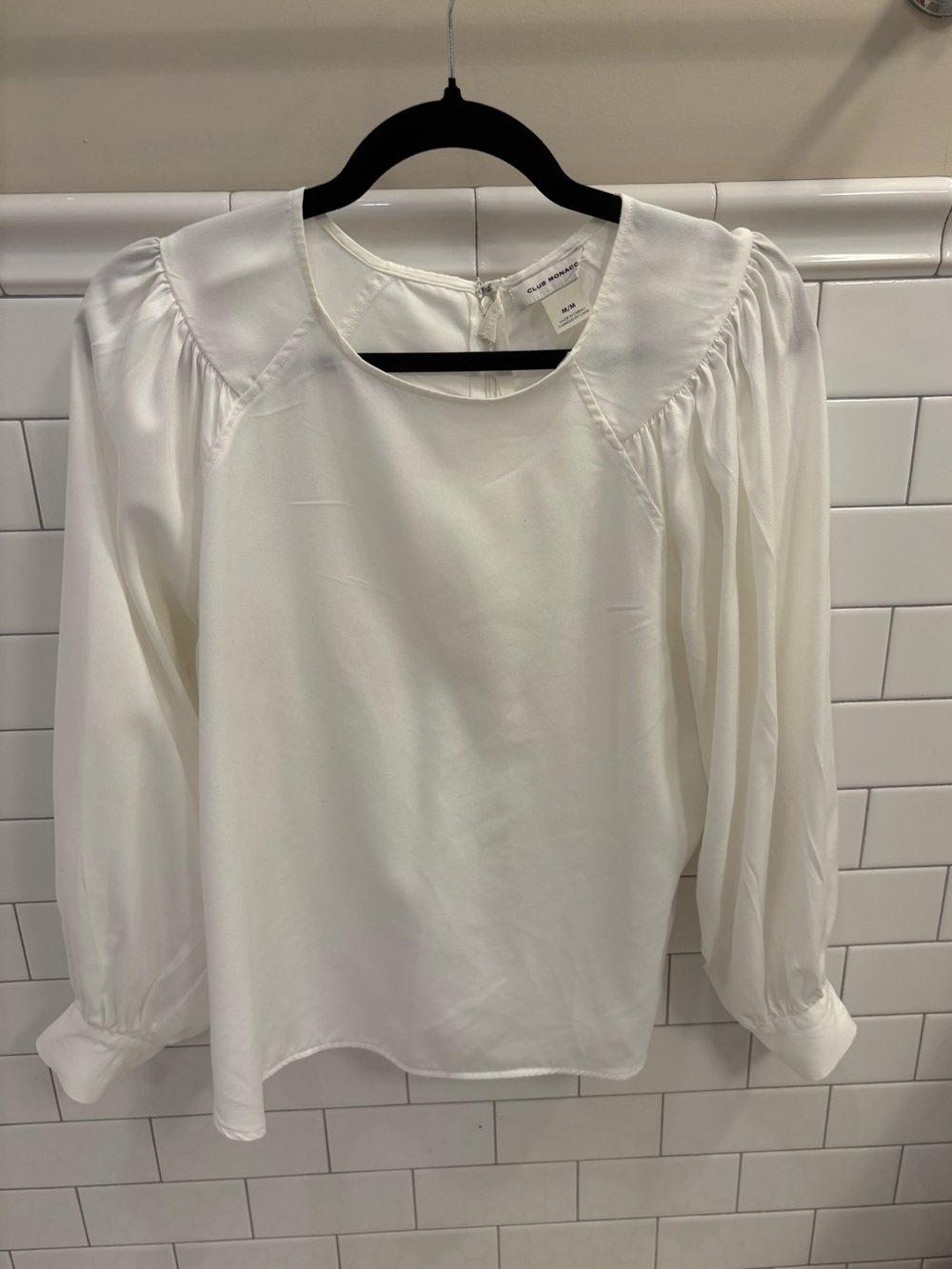 Club Monaco White Poet Blouse Ruched Shoulders Button Cuffs Size M